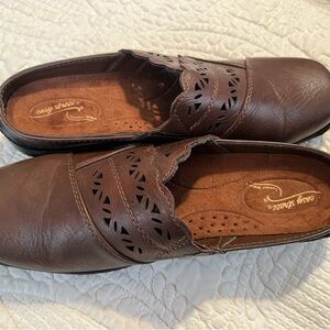 Easy Street Women’s Brown Slip-On Loafers 8M